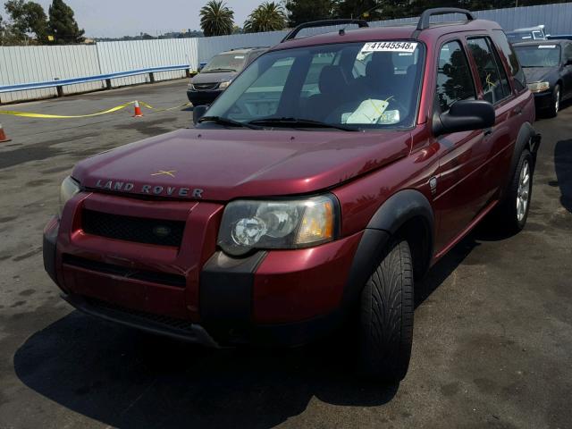 SALNY22294A402925 - 2004 LAND ROVER FREELANDER RED photo 2