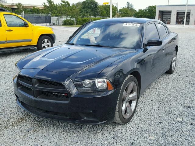 2C3CDXBG2DH636770 - 2013 DODGE CHARGER BLACK photo 2