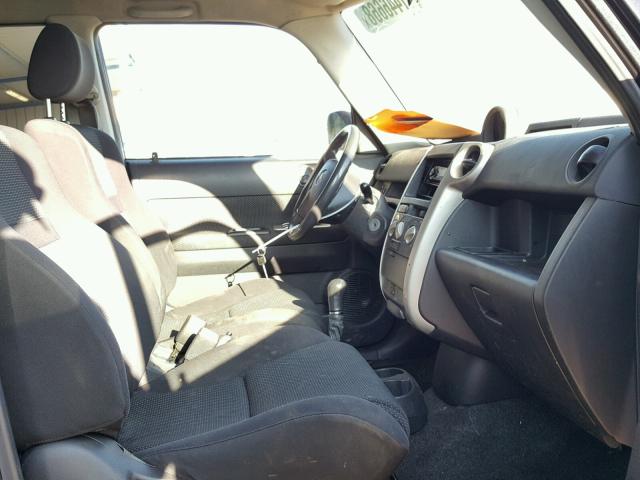 JTLKT334440152664 - 2004 TOYOTA SCION XB Schwarz Foto 5