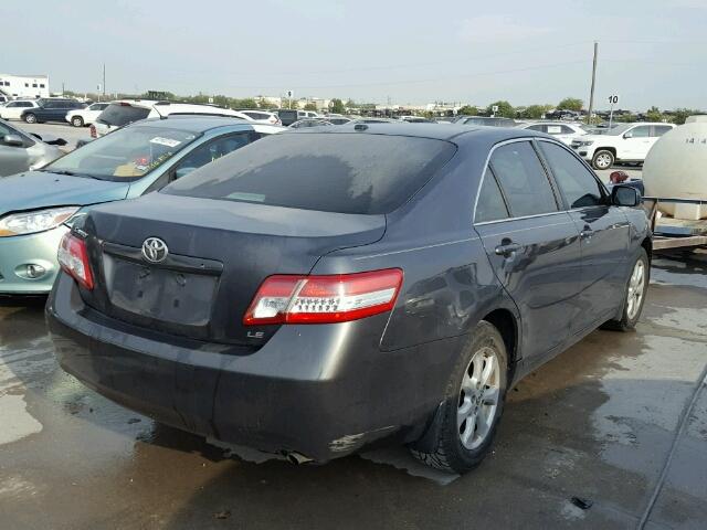 4T1BF3EK7BU692963 - 2011 TOYOTA CAMRY BASE GRAY photo 4