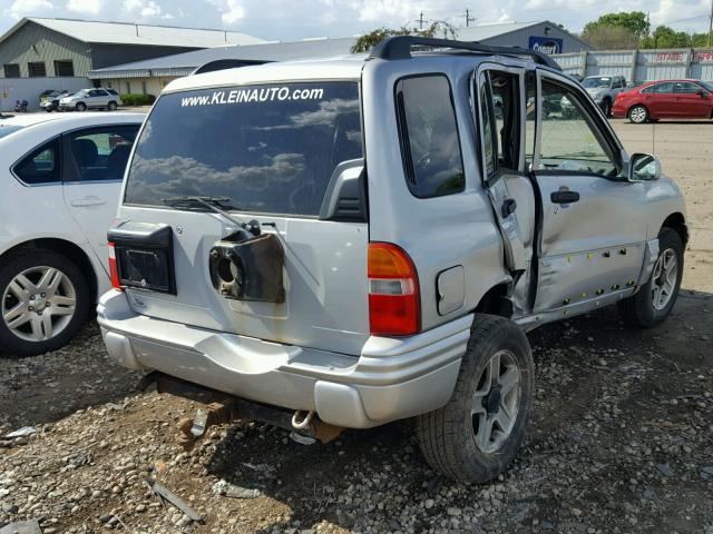 2CNBJ634X46914837 - 2004 CHEVROLET TRACKER LT SILVER photo 4