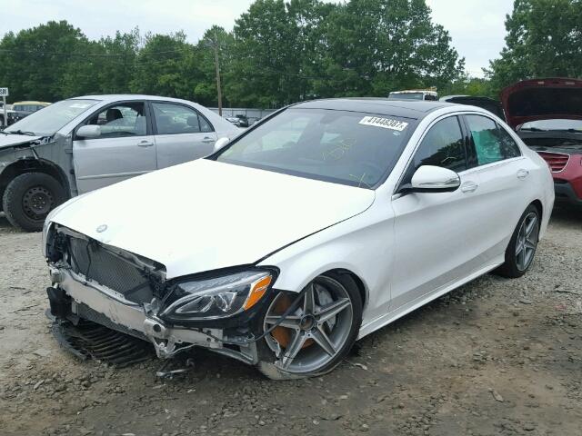 55SWF4KB8FU064004 - 2015 MERCEDES-BENZ C 300 4MAT WHITE photo 2