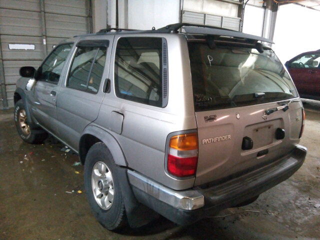 JN8AR05Y0WW212471 - 1998 NISSAN PATHFINDER SILVER photo 3