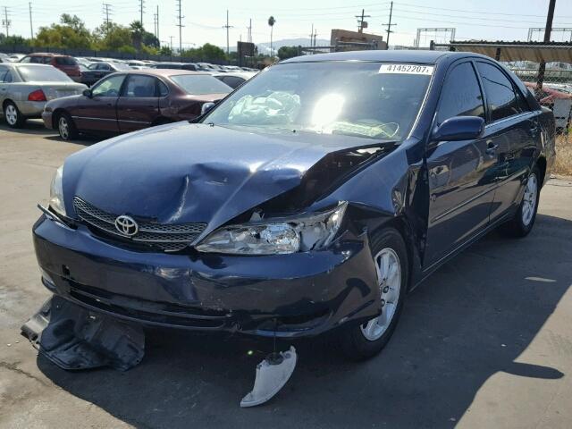 JTDBF30KX20013173 - 2002 TOYOTA CAMRY LE ლურჯი ფოტო 2