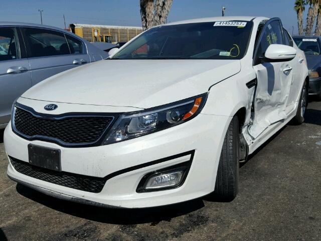 5XXGM4A79EG306674 - 2014 KIA OPTIMA LX WHITE photo 2