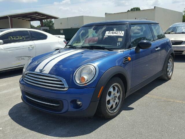 WMWSU3C57DT681829 - 2013 MINI COOPER BLUE photo 2