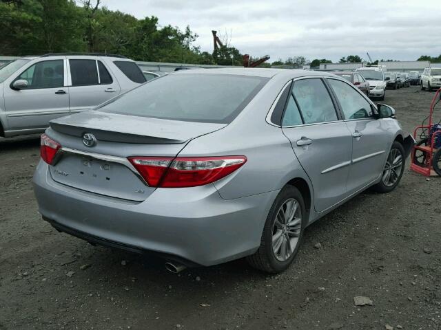 4T1BF1FK2HU367696 - 2017 TOYOTA CAMRY LE 银色 照片 4