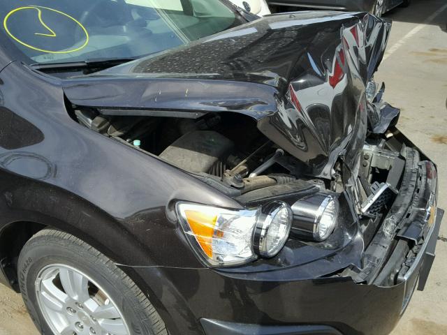 1G1JC5SG9F4142425 - 2015 CHEVROLET SONIC LT 黑色 照片 9