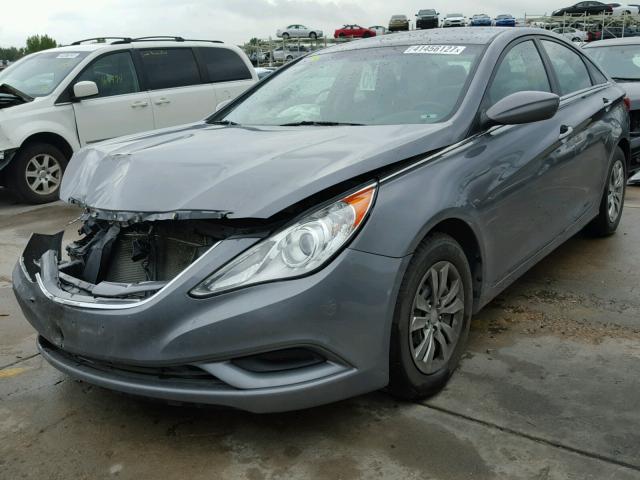 5NPEB4AC3BH282527 - 2011 HYUNDAI SONATA GLS GRAY photo 2