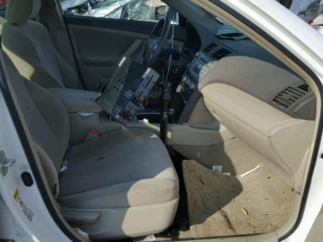 4T4BF3EK2AR049618 - 2010 TOYOTA CAMRY BASE WHITE photo 5