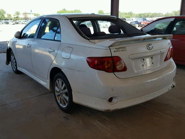 1NXBU40E59Z084088 - 2009 TOYOTA COROLLA BA WHITE photo 3