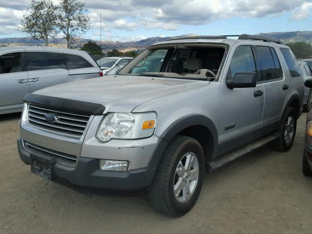 1FMEU73E26UA46906 - 2006 FORD EXPLORER X SILVER photo 2