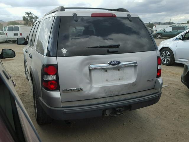 1FMEU73E26UA46906 - 2006 FORD EXPLORER X SILVER photo 3