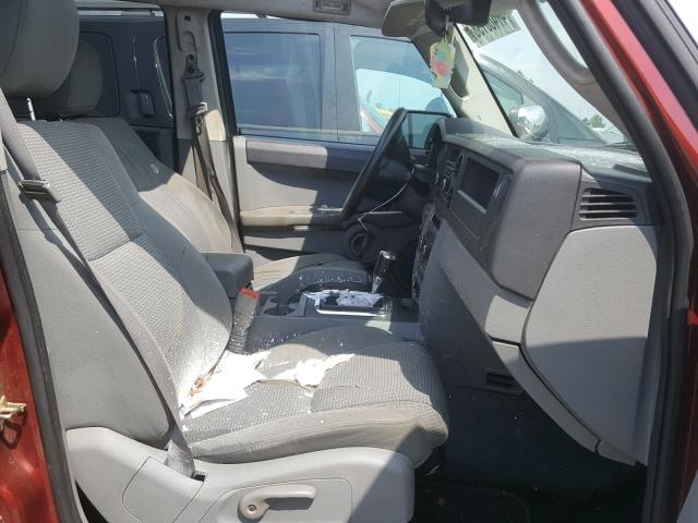 1J8HG48K17C611927 - 2007 JEEP COMMANDER RED photo 5