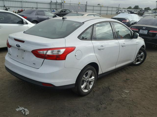 1FADP3F20DL337916 - 2013 FORD FOCUS SE WHITE photo 4