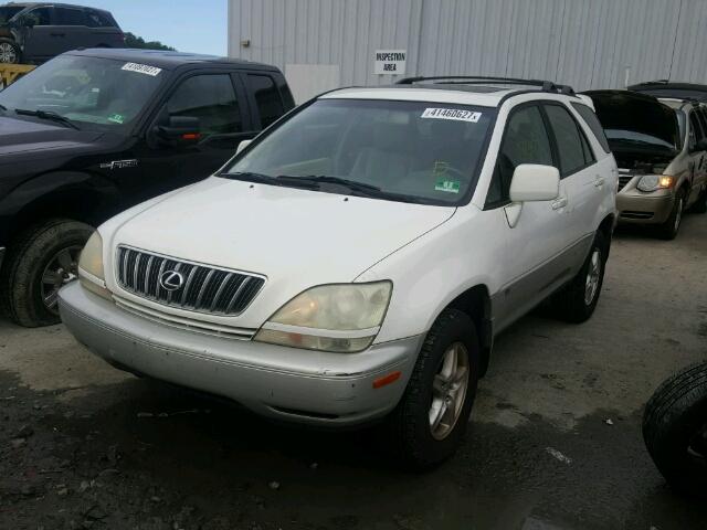 JTJHF10U010184798 - 2001 LEXUS RX 300 WHITE photo 2