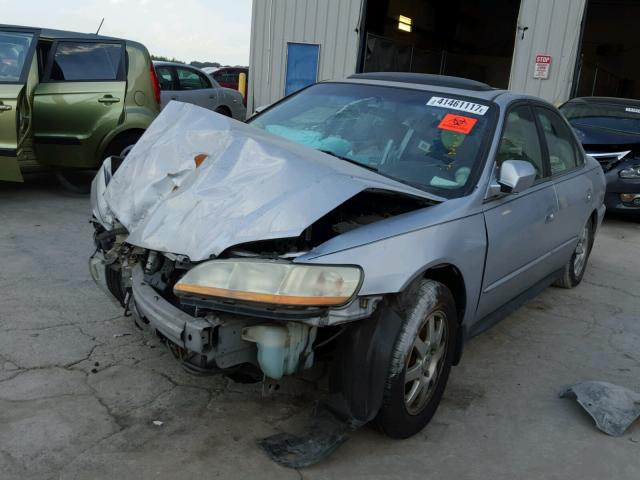 1HGCG56742A167535 - 2002 HONDA ACCORD SILVER photo 2