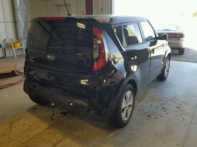 KNDJN2A2XG7303645 - 2016 KIA SOUL BLACK photo 4