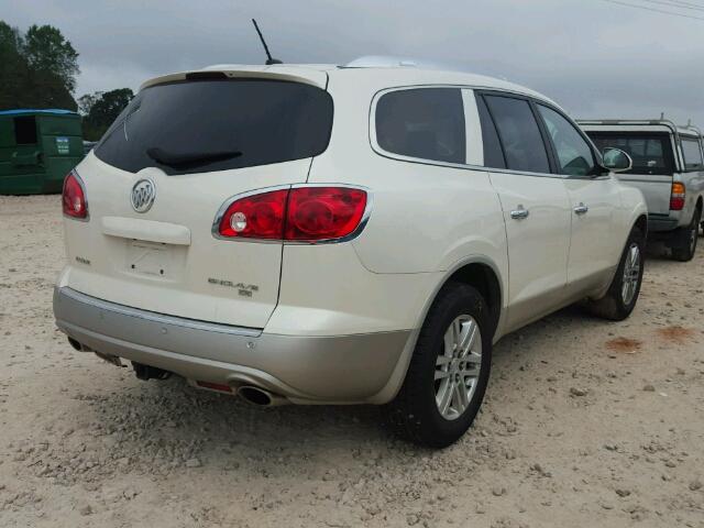 5GAER13788J209102 - 2008 BUICK ENCLAVE CX WHITE photo 4