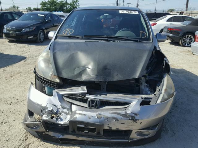 JHMGD38607S022283 - 2007 HONDA FIT S GRAY photo 9