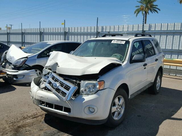 1FMCU0D75AKD46331 - 2010 FORD ESCAPE XLT WHITE photo 2