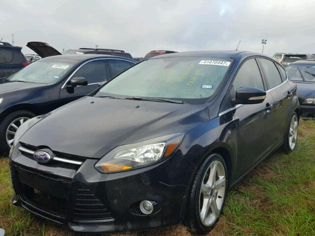 1FAHP3N2XCL342798 - 2012 FORD FOCUS TITA BLACK photo 2