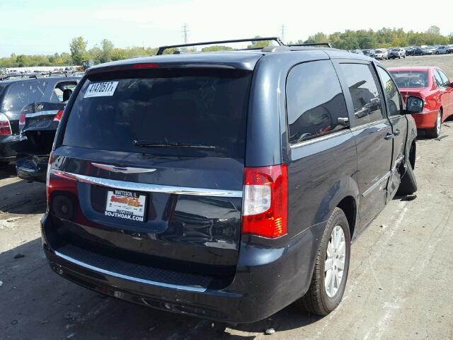 2C4RC1BG2ER332582 - 2014 CHRYSLER TOWN & COU BLUE photo 4