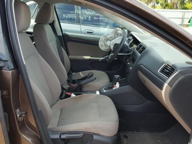 3VW2K7AJ7DM402293 - 2013 VOLKSWAGEN JETTA BASE Շագանակագույն լուսանկար 5