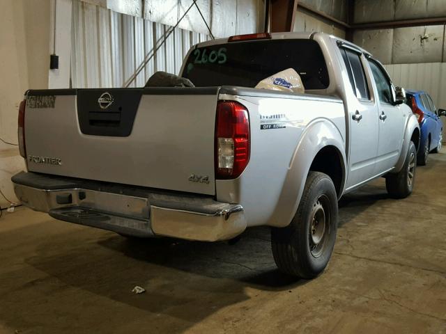 1N6AD07WX5C443231 - 2005 NISSAN FRONTIER C SILVER photo 4