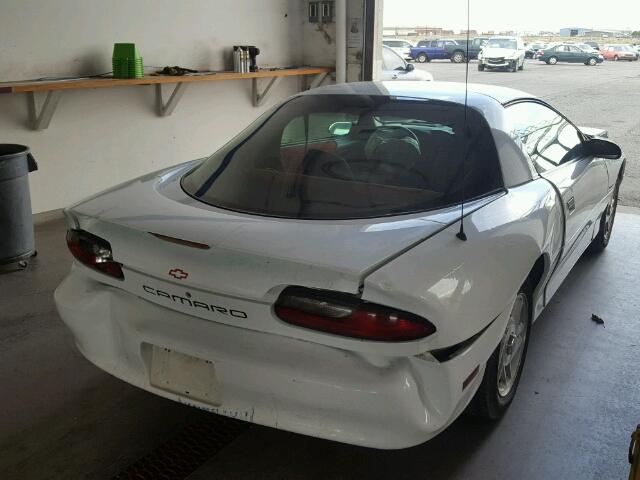 2G1FP22S6R2134189 - 1994 CHEVROLET CAMARO WHITE photo 4