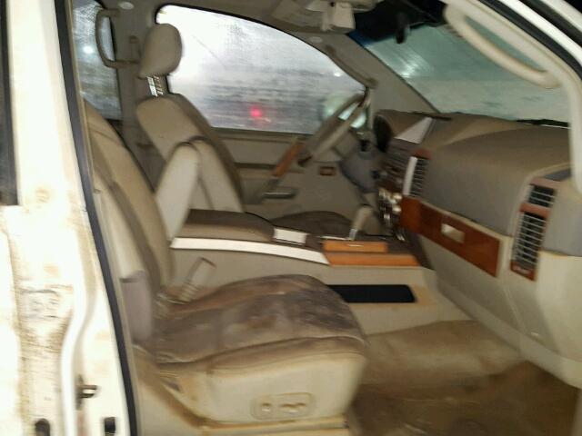 5N3AA08A65N803505 - 2005 INFINITI QX56 WHITE photo 5