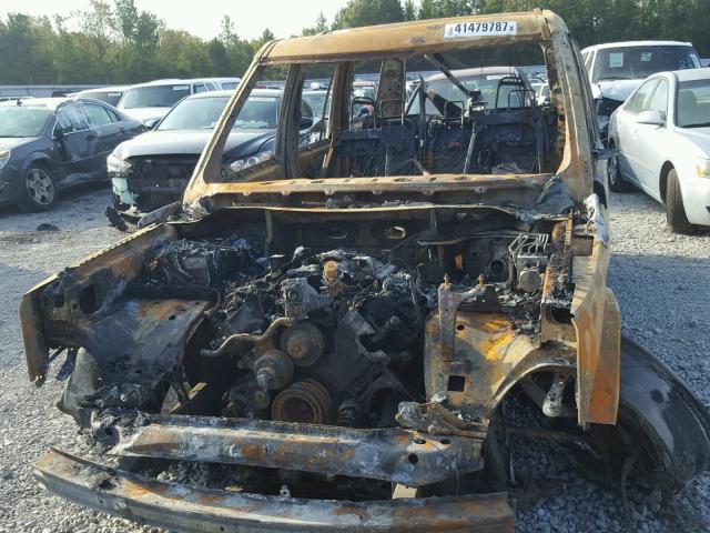 SALAA25465A302668 - 2005 LAND ROVER LR3 BURN photo 9