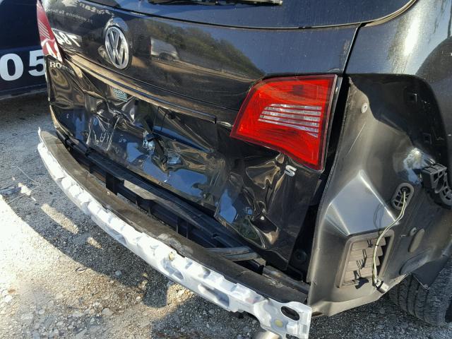 2V4RW4DG6BR642631 - 2011 VOLKSWAGEN ROUTAN S Schwarz Foto 9
