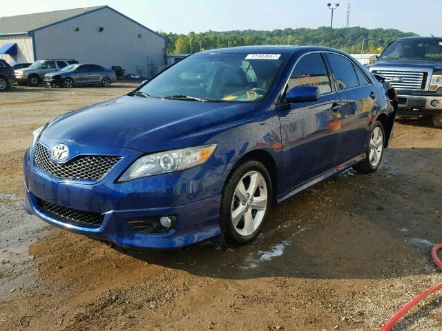 4T1BF3EK3BU652878 - 2011 TOYOTA CAMRY BLUE photo 2