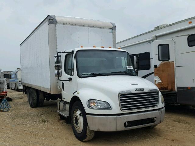 1FVACWDC15HN95750 - 2005 FREIGHTLINER M2 WHITE photo 1