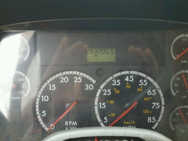 1FVACWDC15HN95750 - 2005 FREIGHTLINER M2 WHITE photo 8