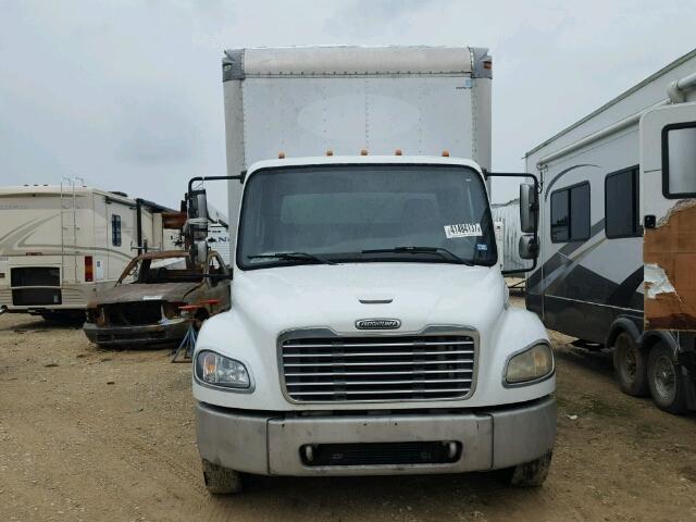 1FVACWDC15HN95750 - 2005 FREIGHTLINER M2 WHITE photo 9