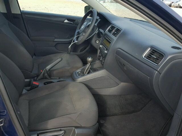 3VW1K7AJ9BM325323 - 2011 VOLKSWAGEN JETTA BASE 蓝色 照片 5