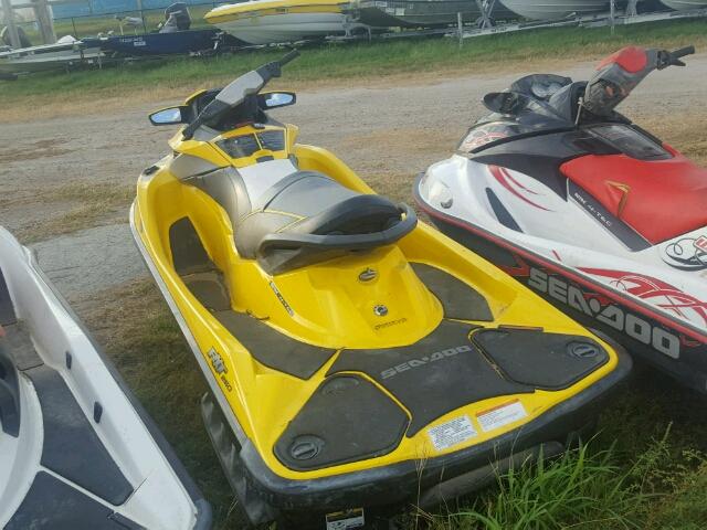 YDV15070F111 - 2011 SEAD JET SKI YELLOW photo 3