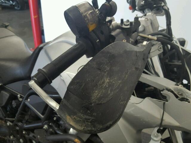 WB1022809AZW90996 - 2010 BMW F650 GS GRAY photo 14