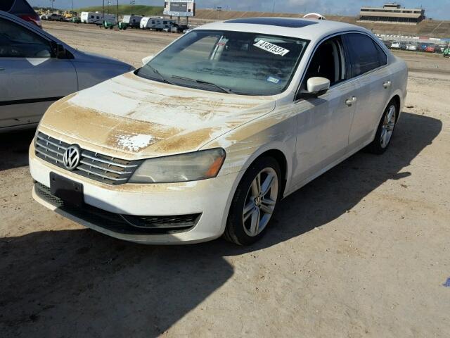 1VWBN7A3XEC040634 - 2014 VOLKSWAGEN PASSAT WHITE photo 2