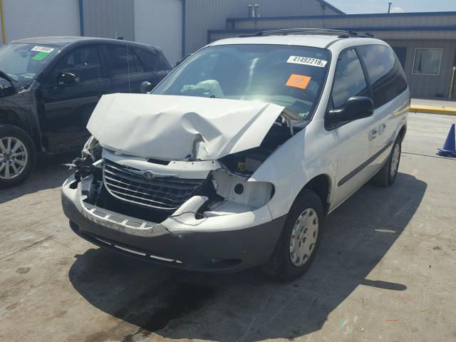 1C4GJ453X3B115977 - 2003 CHRYSLER VOYAGER LX WHITE photo 2