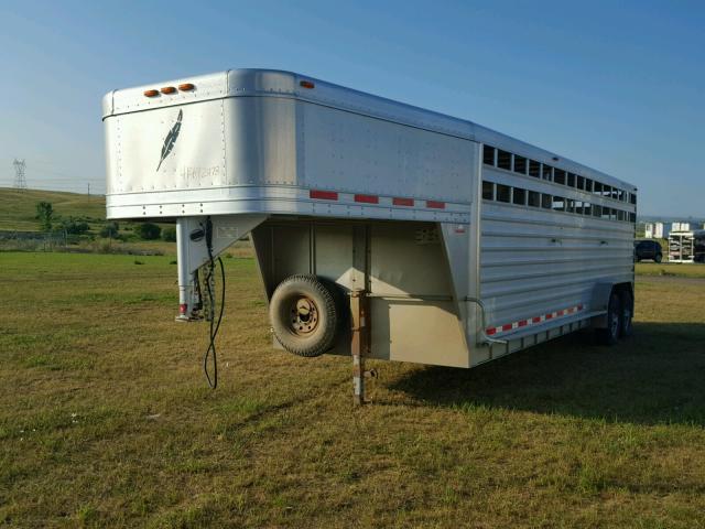 4FGB224218C107654 - 2008 FEATHERLITE MFG INC HORSETRAIL SILVER photo 2