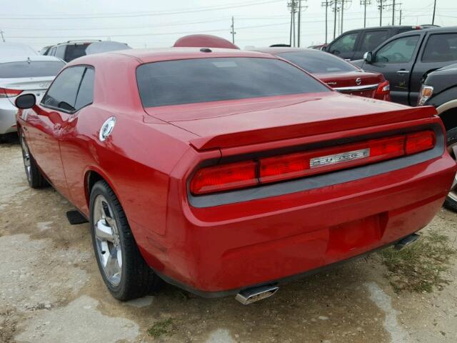 2C3CDYBT9DH594150 - 2013 DODGE CHALLENGER RED photo 3