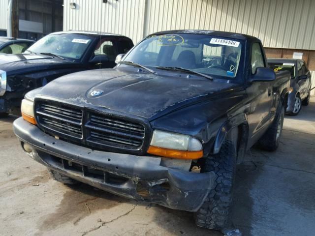 1B7GG36X42S520256 - 2002 DODGE DAKOTA SPO BLACK photo 2