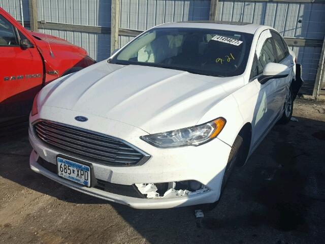 3FA6P0H79HR379363 - 2017 FORD FUSION SE WHITE photo 2