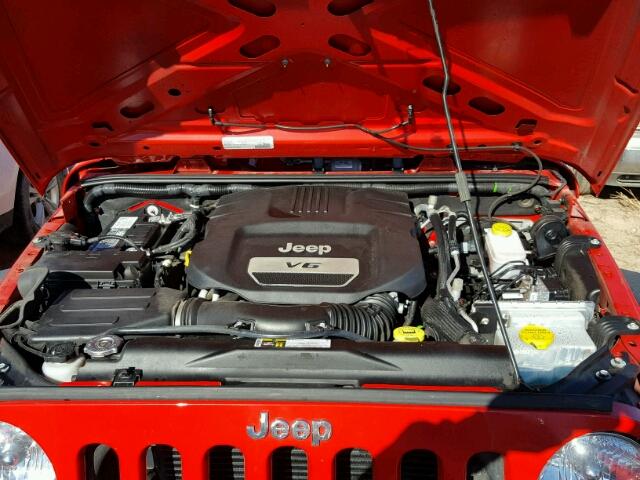 1C4BJWDG2GL324799 - 2016 JEEP WRANGLER U RED photo 7