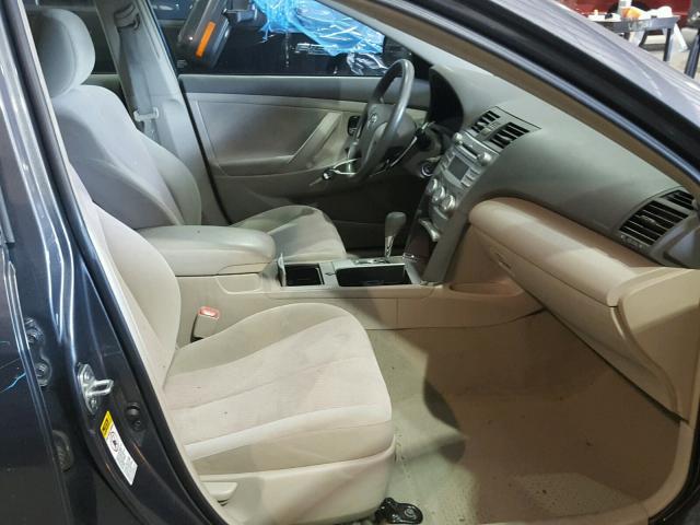 4T1BF3EK3BU654467 - 2011 TOYOTA CAMRY BASE CHARCOAL photo 5