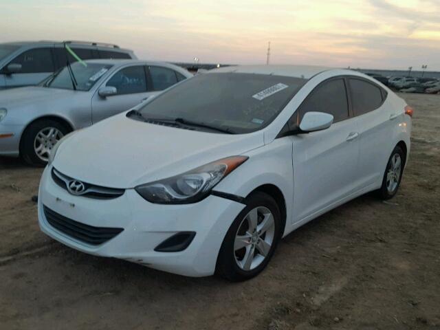 5NPDH4AEXBH059803 - 2011 HYUNDAI ELANTRA WHITE photo 2