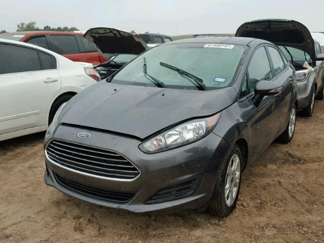 3FADP4BJ0FM100976 - 2015 FORD FIESTA SE GRAY photo 2